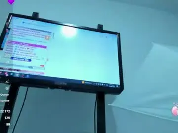 Vahiolet_smith  live sex cam
