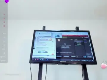 Vahiolet_smith  live sex cam