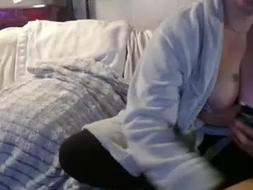 Beachymilf  live sex cam