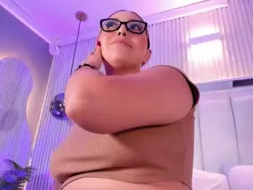 Kiarhatrixie  live sex cam