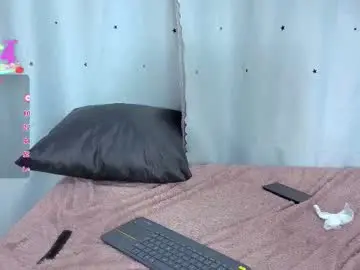 Nicky_1824  live sex cam