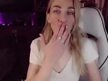Nicole_g0ld_  live sex cam