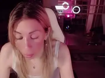 Nicole_g0ld_  live sex cam