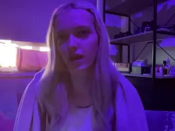Lakitalyndaker  live sex cam