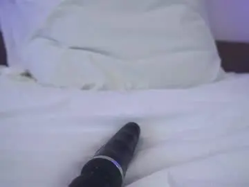 Lovelydarina  live sex cam