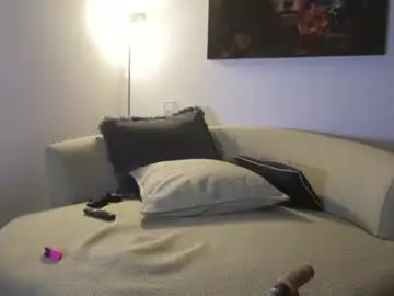 Mikky50  live sex cam