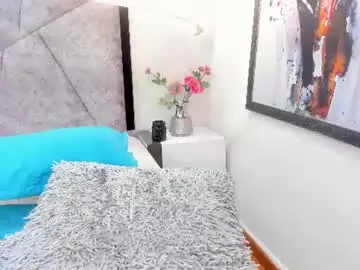 Zoebrowns  live sex cam