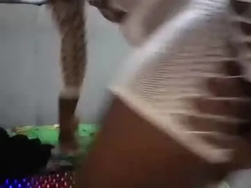 Remmy_luna  live sex cam