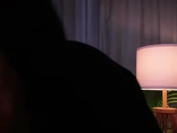 Secrethustle  live sex cam