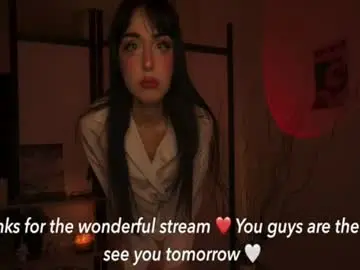 Secrettapee  live sex cam