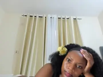 Bouncy_booty677  live sex cam