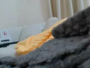 Bouncy_booty677  live sex cam