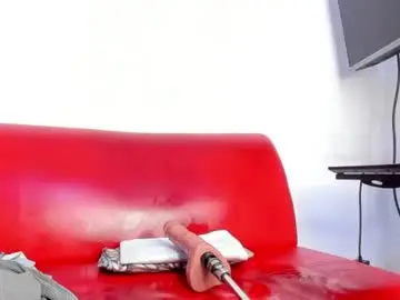 Chiquihornymature  live sex cam