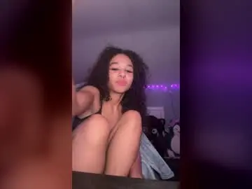 Crystalskyzo  live sex cam