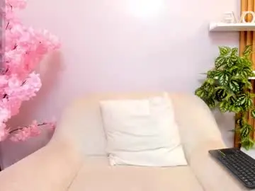 Emma_petite4u  live sex cam