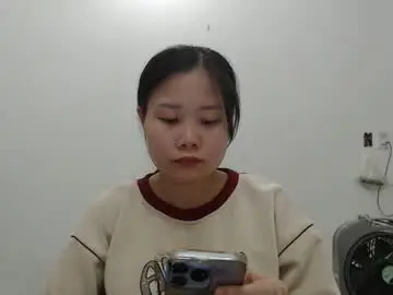 Kitti_baby2x  live sex cam