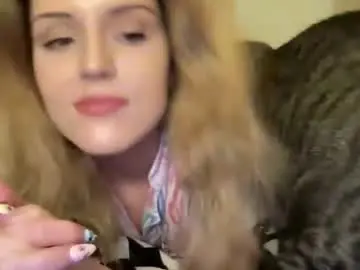 Lilly_adams88  live sex cam
