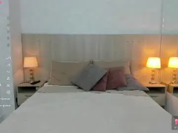 Mature_vayolet  live sex cam