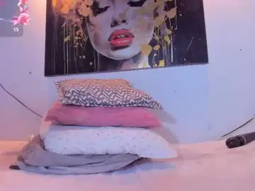 Sarayhornyy69  live sex cam