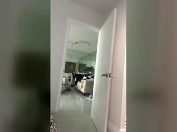 Sexilexi69xxx  live sex cam