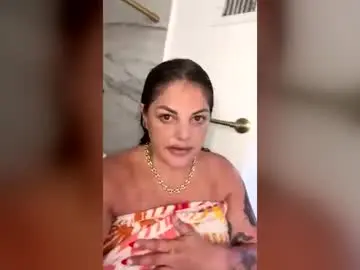 Sexilexi69xxx  live sex cam