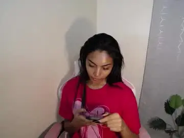 Sweet_trishaxx  live sex cam