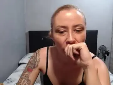 Caro_milf_  live sex cam