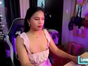 Naddyblush69  live sex cam