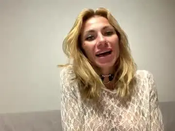 Nickyglow  live sex cam