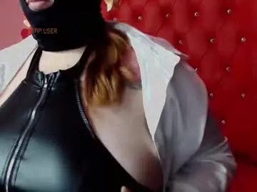 Ozzy_valentino  live sex cam