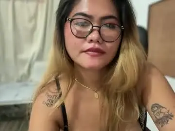 Urasianblairexxx  live sex cam