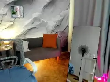 Asti_bubbles  live sex cam