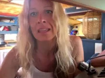 Brocknjesss  live sex cam