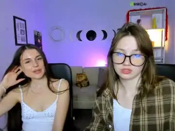 Helli_belli  live sex cam