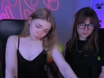 Helli_belli  live sex cam