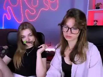 Helli_belli  live sex cam