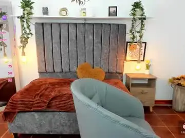 Hi_moon  live sex cam