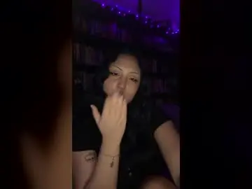 Lumpialuvr  live sex cam