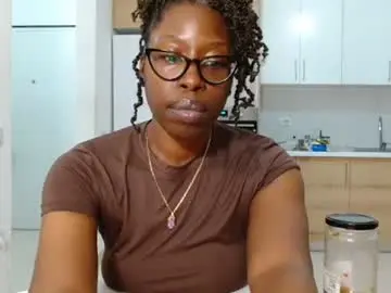 Madamindigo  live sex cam