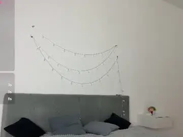 Meow3cha  live sex cam
