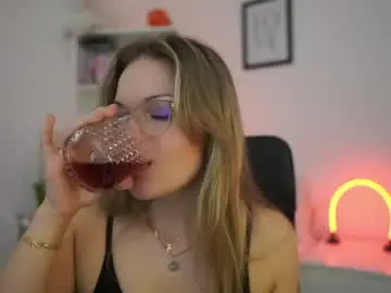 Ninaviety  live sex cam