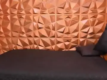 Shybloom13  live sex cam