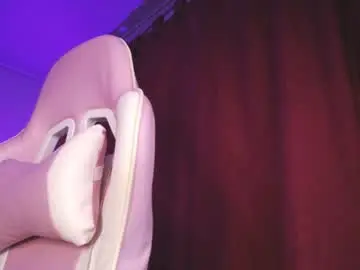 Isa_far  live sex cam