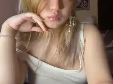 Laurenalefever  live sex cam