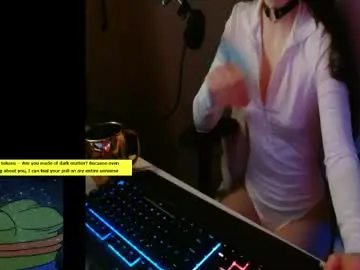 Lilythrone  live sex cam