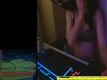 Lilythrone  live sex cam