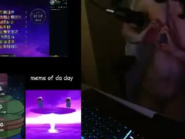 Lilythrone  live sex cam