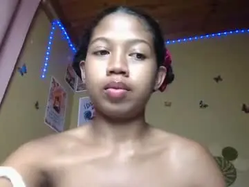 Litlecarene  live sex cam