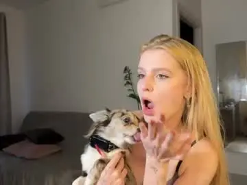 Nura_foxx  live sex cam