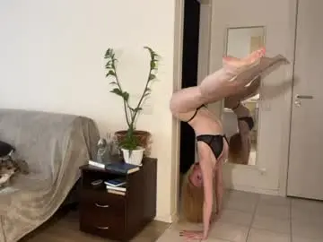Nura_foxx  live sex cam